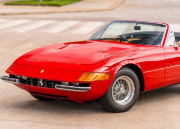 Ferrari 365 GTS/4 Daytona Spyder: The Ultimate Open-Top Ferrari