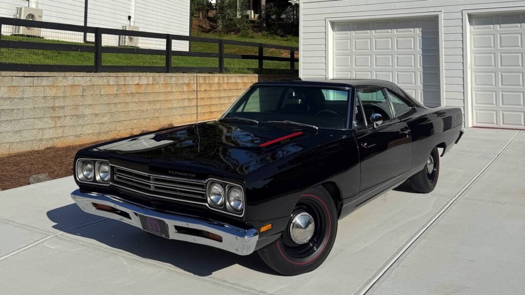 Mecum Nashville Lot N483, a black-on-black Plymouth Hemi Road Runner