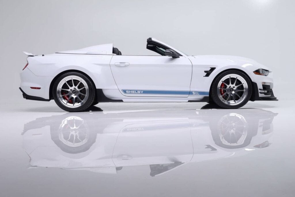 Ford Shelby Super Snake Widebody Speedster view from the side, illustrating the unique styling